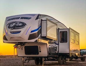 Forest River RV Cherokee Arctic Wolf 265DBH8