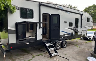 2022 Forest River RV Cherokee Arctic Wolf 321BH