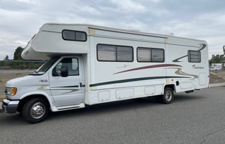 2003 Coachmen RV Leprechaun Premier 311FS Ford 450