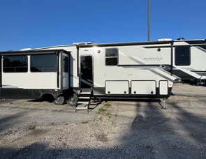 Keystone RV Montana High Country 385BR