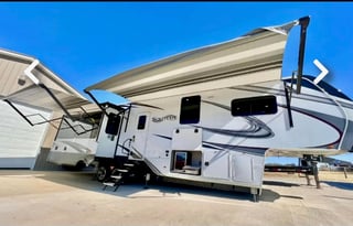 **Clean and Modern 2022 Grand Design Solitude**