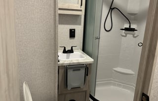 2023 EAST TO WEST Silver Lake 29KBH