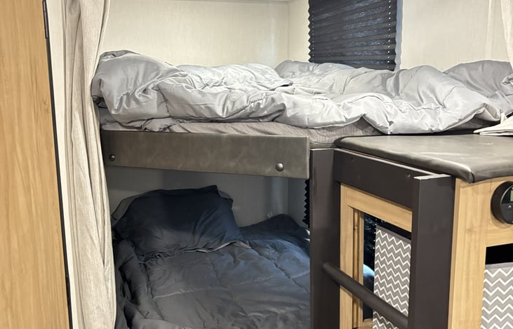 Double Bunks - Sleep 4 - Lots of Storage