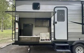 Like-New 2021 Travel Trailer