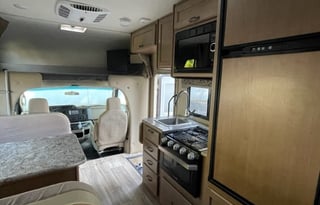 2019 Thor Motor Coach Four Winds 22E free parking