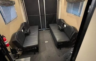 Thor Motor Coach Outlaw 37LS