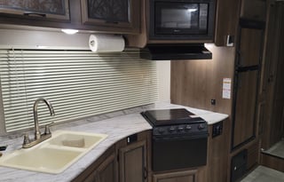 2019 Coachmen RV Freelander 28BH Ford 450 LowMiles