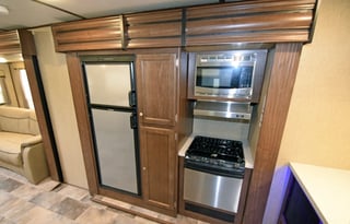 Luxury Keystone RV Sprinter 332DEN