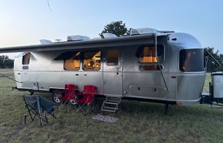 Airstream Glamping in Style/Remote OfficeStarlink