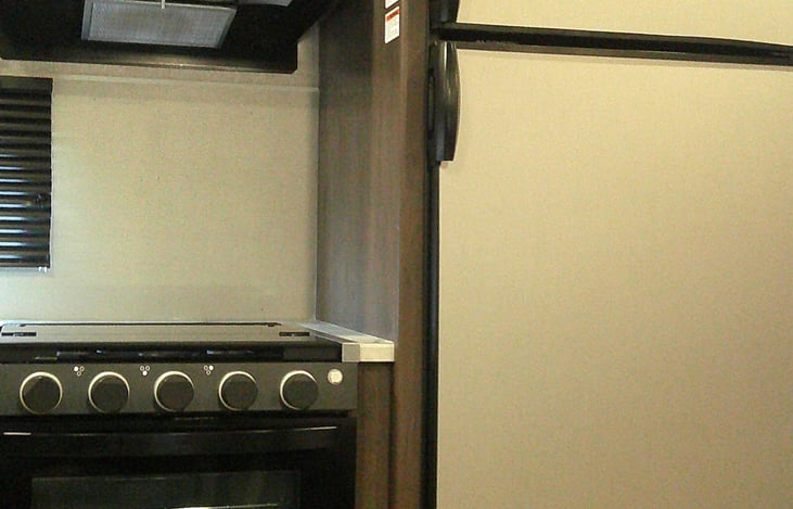 3 Burner Stove Top with Oven and Refrigerator/Freezer