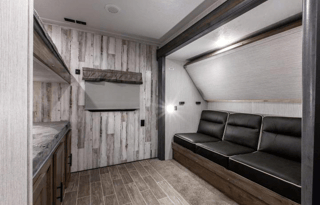 2021 Palomino Puma 32BHQS