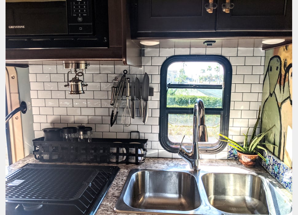 Class C Motor Home rentals in Sandia
