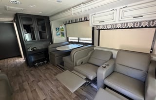 Kyle and Andi’s Escape - Pet Friendly!!! Sleeps 6+