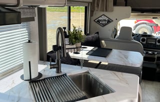 2023 28A THOR CHATEAU