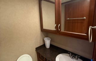 Chief Carl's Caravan- 2016 Fleetwood Bounder 35K