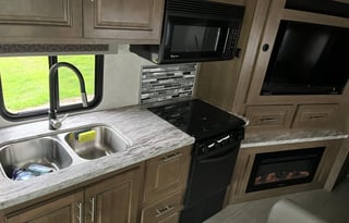 Meet Gertty….  34ft of Glamping!