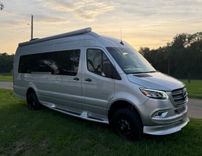 Entegra Coach Insignia 24B