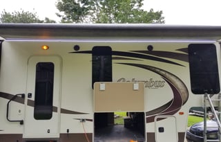 2015 Palomino Columbus - 4 Slides!!