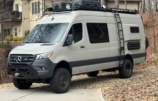 Luxe Nomad is a Luxury 2025 Sprinter 170" AWD