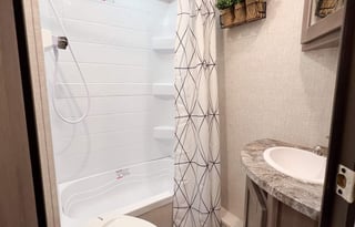FULLY LOADED Spacious Bunkhouse