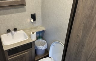 2022 Zinger 2 BR Bunkhouse - perfect for families!