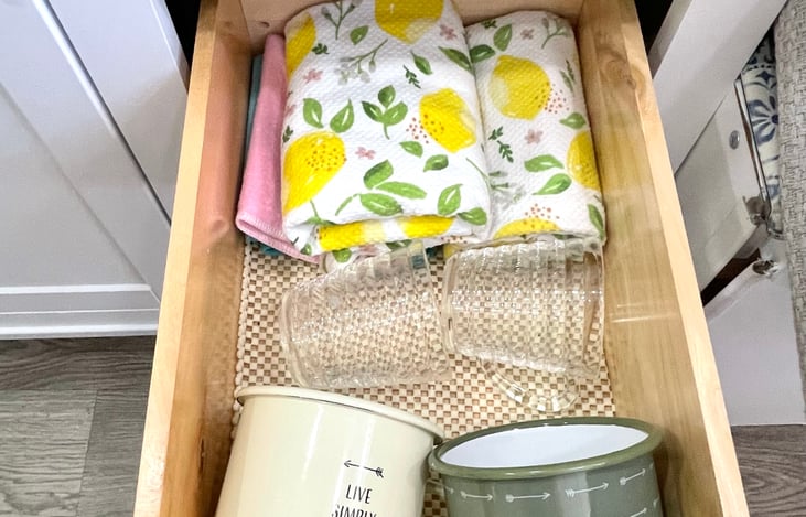 Coffee mugs, cups, extra kitchen towels