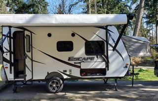 2017 KZ Escape Kid Approved Pet Friendly Lightweight Expandable RV Rental