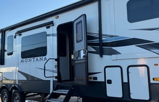 2020 Keystone RV Montana 3761FL