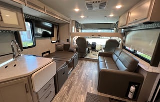 2022 Thor Motor Coach Hurricane 31C