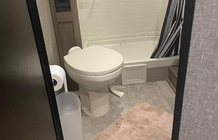 towels, hand towels & wash clothes, a few rolls of RV tp as well as other bath essentials like trash can & hooks also available for use. 
**RV toilet paper is the only paper that can be used**