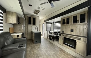 2022 Cherokee Arctic Wolf Suite 3660