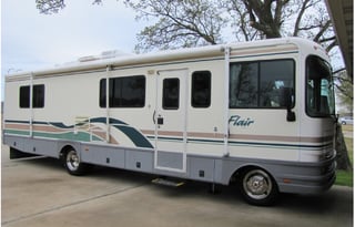 1998 Fleetwood RV Flair 31S
