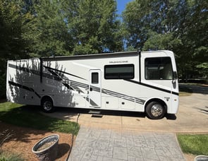 Thor Motor Coach Hurricane 34J