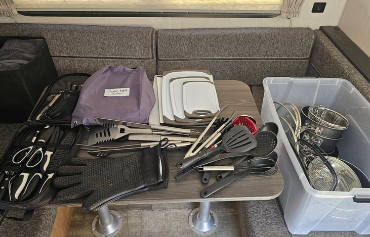 Complete knife set, and all grilling items are stocked as well as pots and pans.