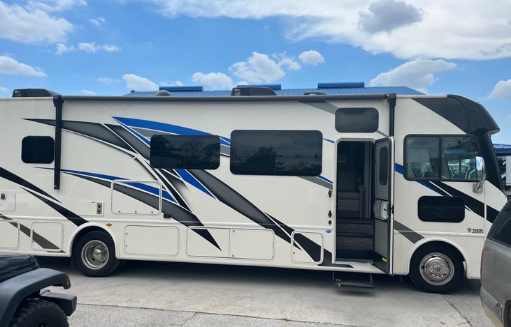 Ramblin' Renata Exterior