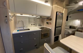 2021 Airstream RV Globetrotter 23FB Twin