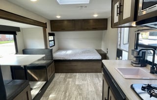 2021 Prime Time RV Avenger LT 17BHS