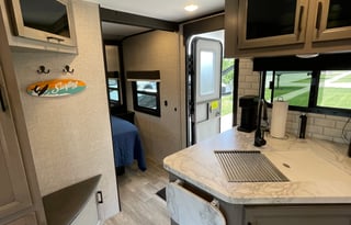 BEAUTIFUL Fully Stocked 2022 Jayco Jayfeather