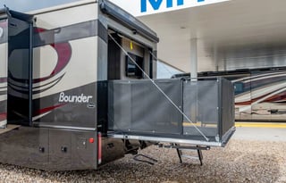 North Cascades Bounder | Luxury | Spacious | Vegas