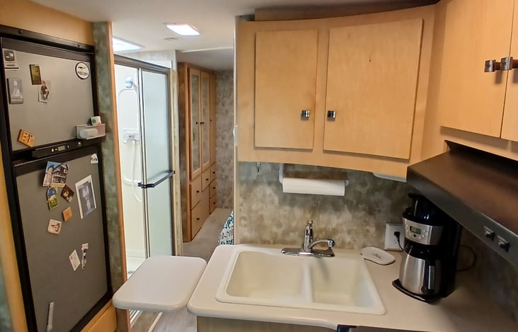 Expandable counter space!