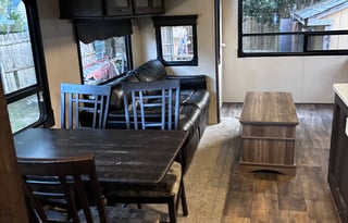 Pickup or delivery opposing slide Wildwood 27 REI