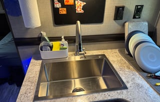 Tons of space/ sleeping option, 1600W solar system