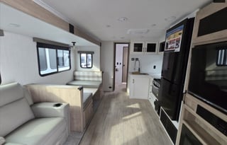 Solaire BRAND New 3 bedroom HIDDEN PANTRY Sleeps8