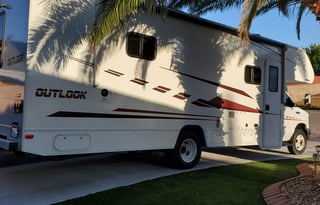 2019 Winnebago Outlook 27D