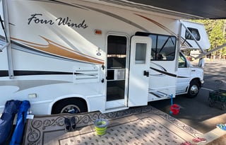 Thor Four Winds 28A (Solar & Renovated + Starlink)