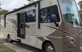 2016 Winnebago Vista 31BE Harvey The RV