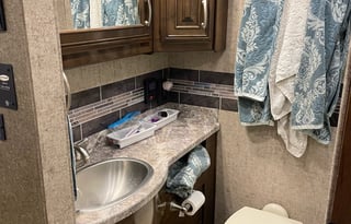 2019 Thor Motor Coach Outlaw 38MB Haul your Toys!