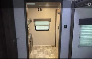 2021 EAST TO WEST Della Terra 312BH 38FT