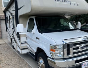 Thor Motor Coach Four Winds 23U