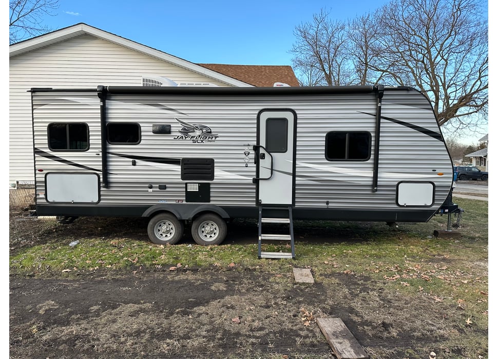 Travel Trailer rentals in Elwood